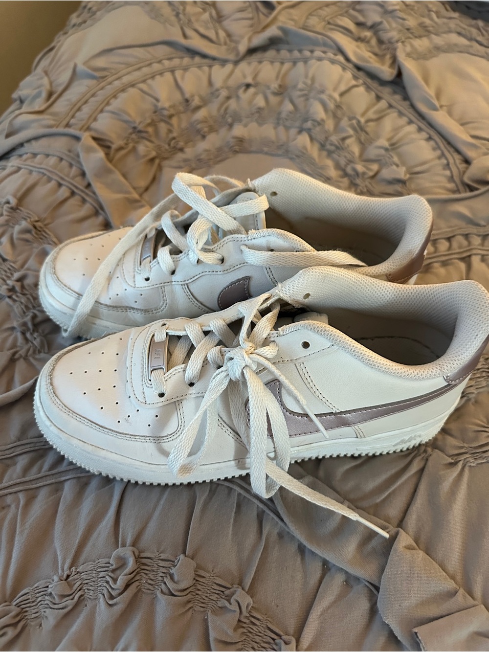 Nike Air Force ones off-White Low-Top Sneakers with rose gold Metallic logo